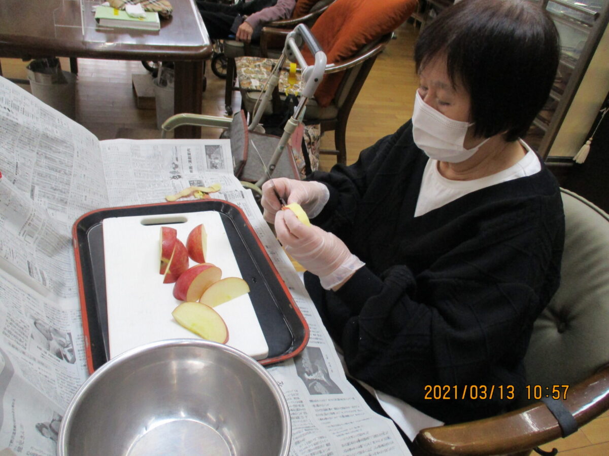 りんごケーキ🍎　IN　幸津川デイ